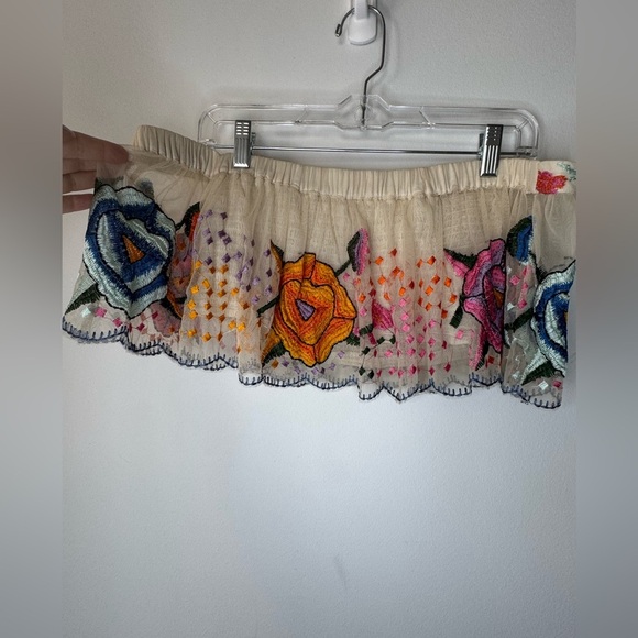 Urban Outfitters Floral Embroidered Cropped Top - Size M - Picture 6 of 11